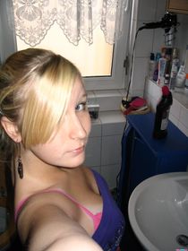Strip Poker, Drunk Girls,